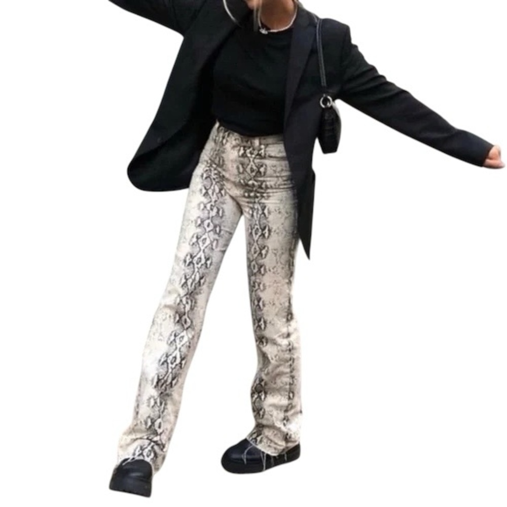 Women’s ZARA Premium 90’s Wide Jeans – Snake Print Denim SZ 2